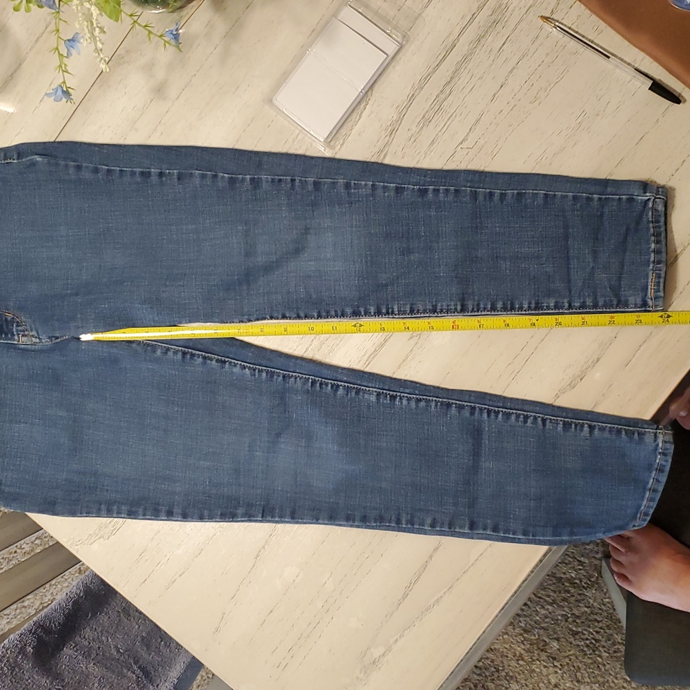 Levi's Classic High Rise Blue Jeans - Picture 9 of 9